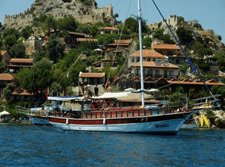 Dennis Gezi Teknesi Kaş