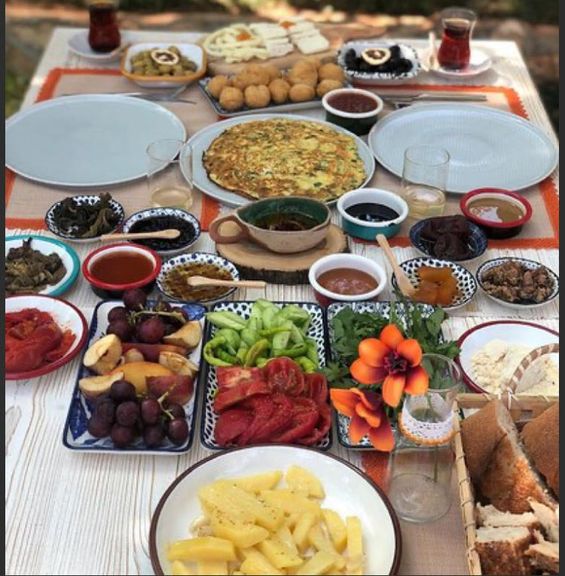 Doğal Anne Eli Kaş